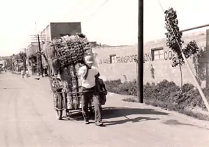 cans for heating Korean homes in Pobwon Ni